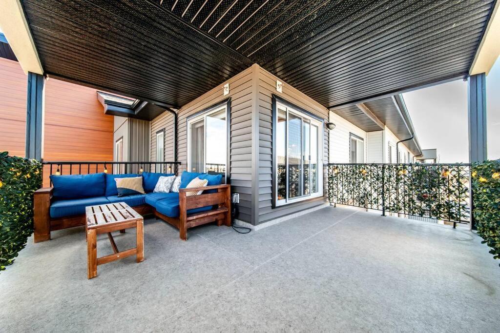 Bright Luxe Condo, Ac, Top Floor, King Bed, Balcony! Έντμοντον Εξωτερικό φωτογραφία