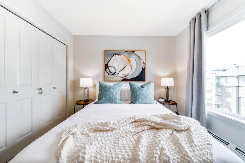 Bright Luxe Condo, Ac, Top Floor, King Bed, Balcony! Έντμοντον Εξωτερικό φωτογραφία