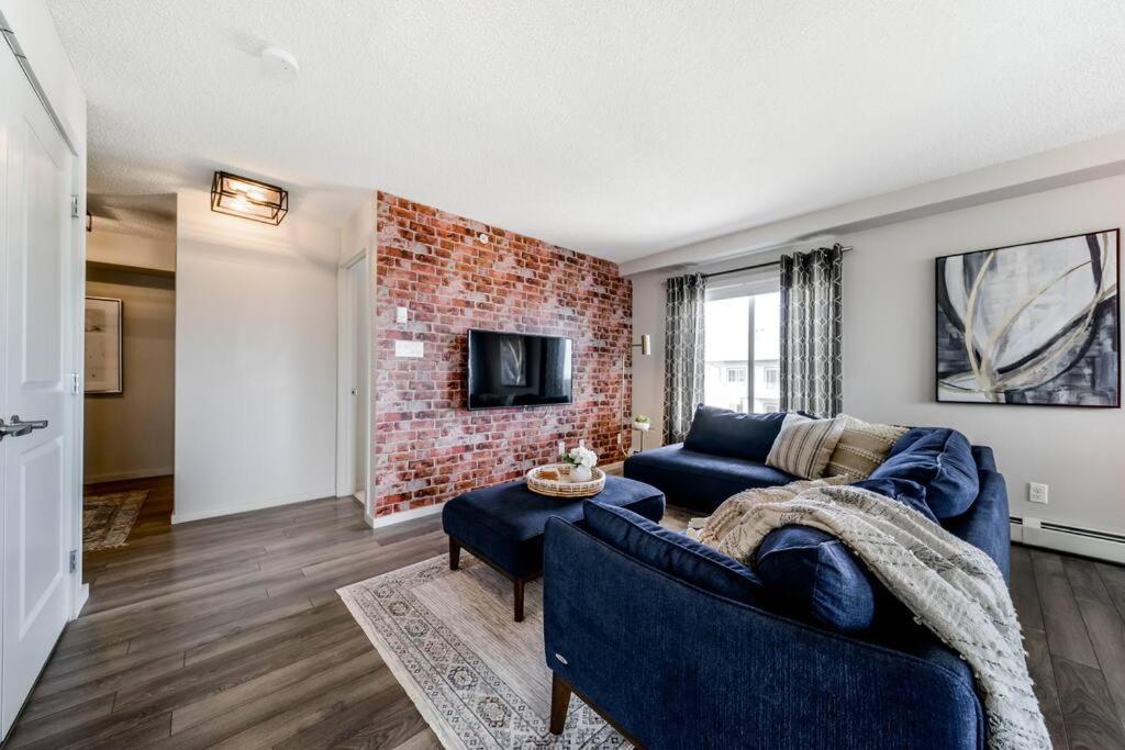 Bright Luxe Condo, Ac, Top Floor, King Bed, Balcony! Έντμοντον Εξωτερικό φωτογραφία