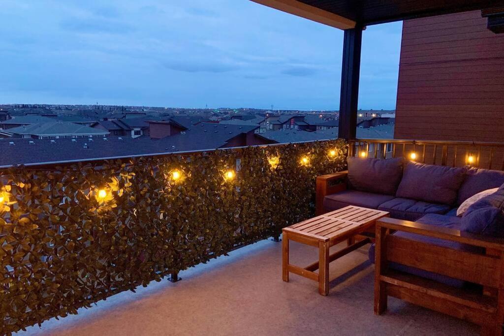 Bright Luxe Condo, Ac, Top Floor, King Bed, Balcony! Έντμοντον Εξωτερικό φωτογραφία